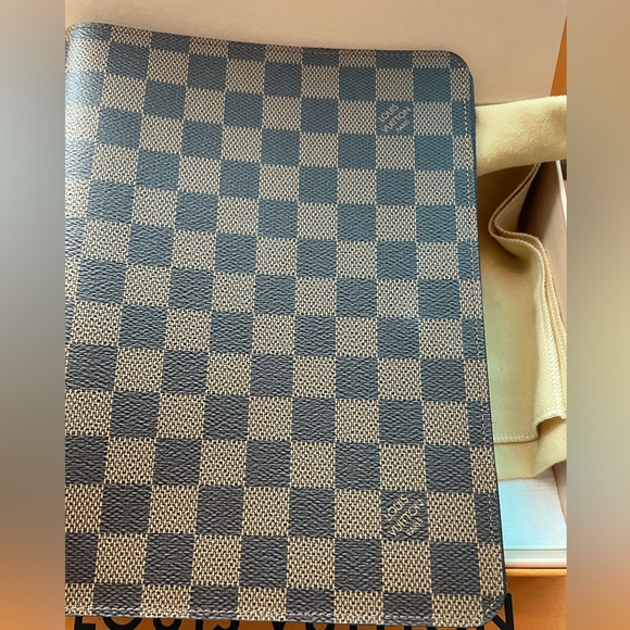 Sold❌❌Louis Vuitton Desk Agenda Cover
❣️❣️In High Demand❣️❣️ - Picture 7 of 16
